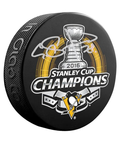 EVGENI MALKIN PITTSBURGH PENGUINS FRAMEWORTH AUTHENTIC SIGNED 2016 STANLEY CUP HOCKEY PUCK - Evgeni-Malkin-Pittsburgh-Penguins-Frameworth-Signed-2016-Stanley-Cup-Hockey-Puck-min