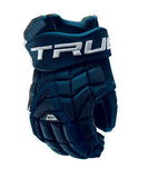 TRUE XC9 PRO Z-PALM JR HOCKEY GLOVES - True-XC9-Pro-Hockey-Gloves-Navy_grande_cbf1597d-d032-47a2-a80d-008e9c3f187b