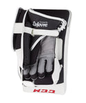 CCM EXTREME FLEX E3.9 INT GOALIE BLOCKER - ccm_2017_eflex_e39_blocker_front_01_611e4c13-a491-4359-a3f3-f439a4272f83